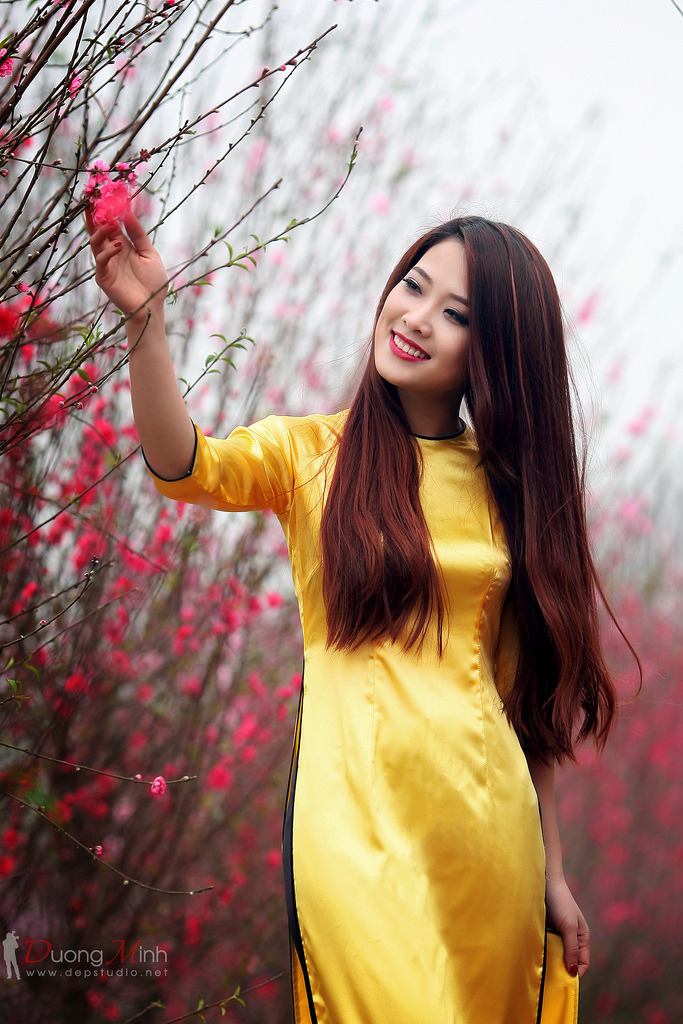 扒开女人裸体下面毛茸茸